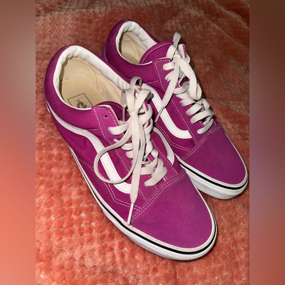 Vans tennis shoes